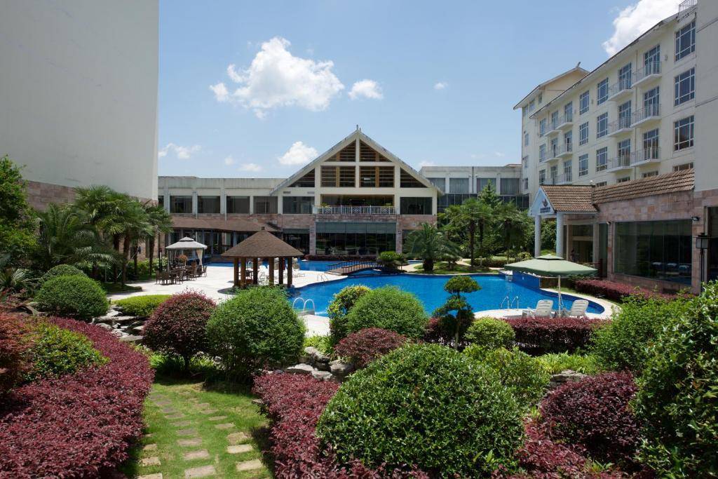 Pullman Zhangjiajie 5*