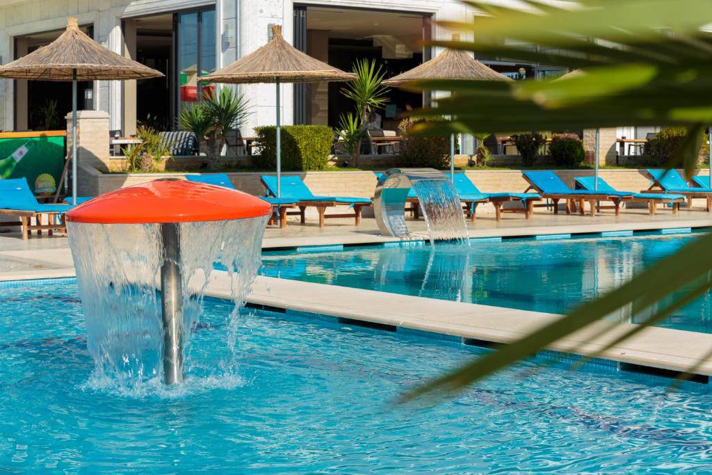 Kraal Hotel Vlore 4*