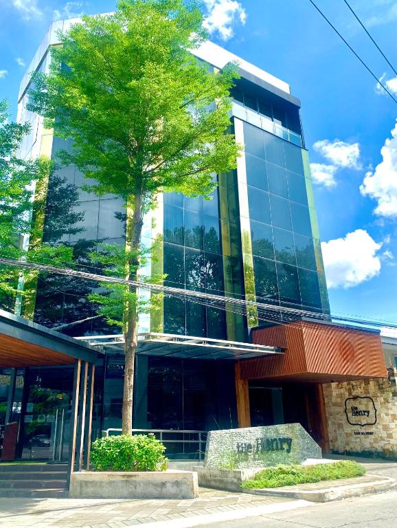 The Henry Hotel Roost Bacolod