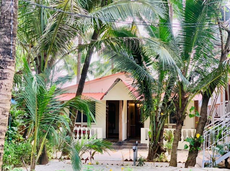 Chique Shanti Resort