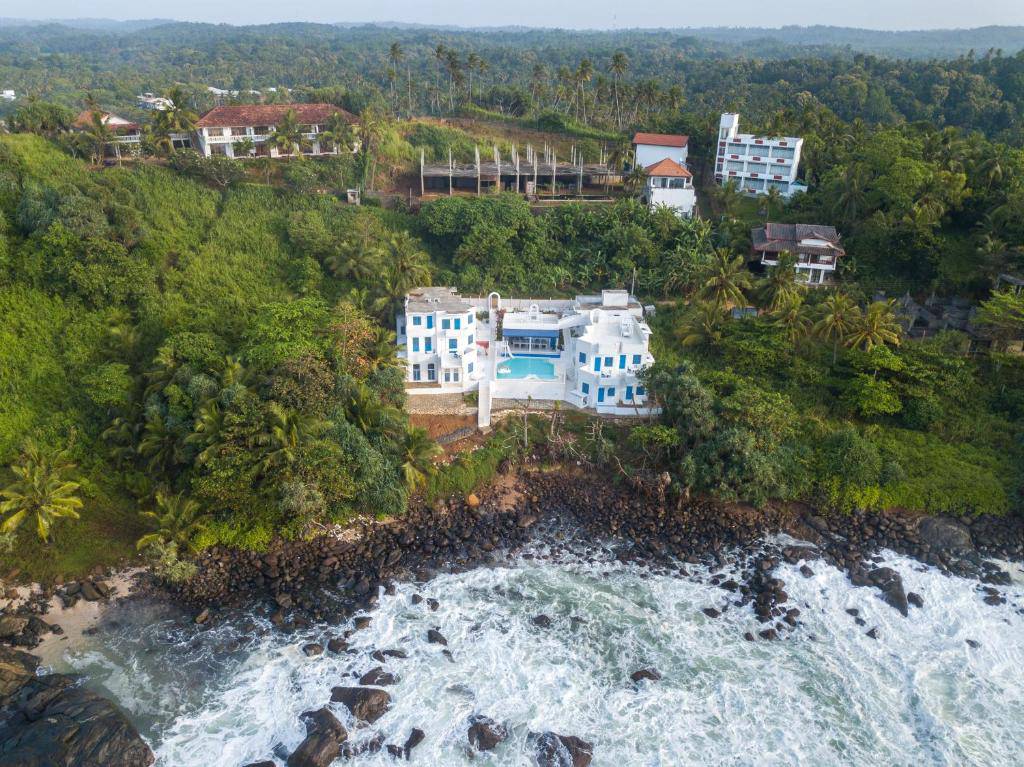 Talalla Blue Beach Villa