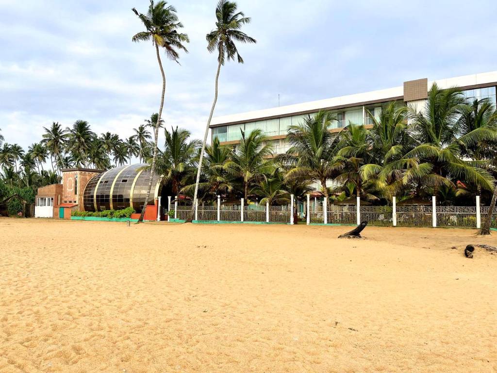 Aryana Queen Beach Resort 4*