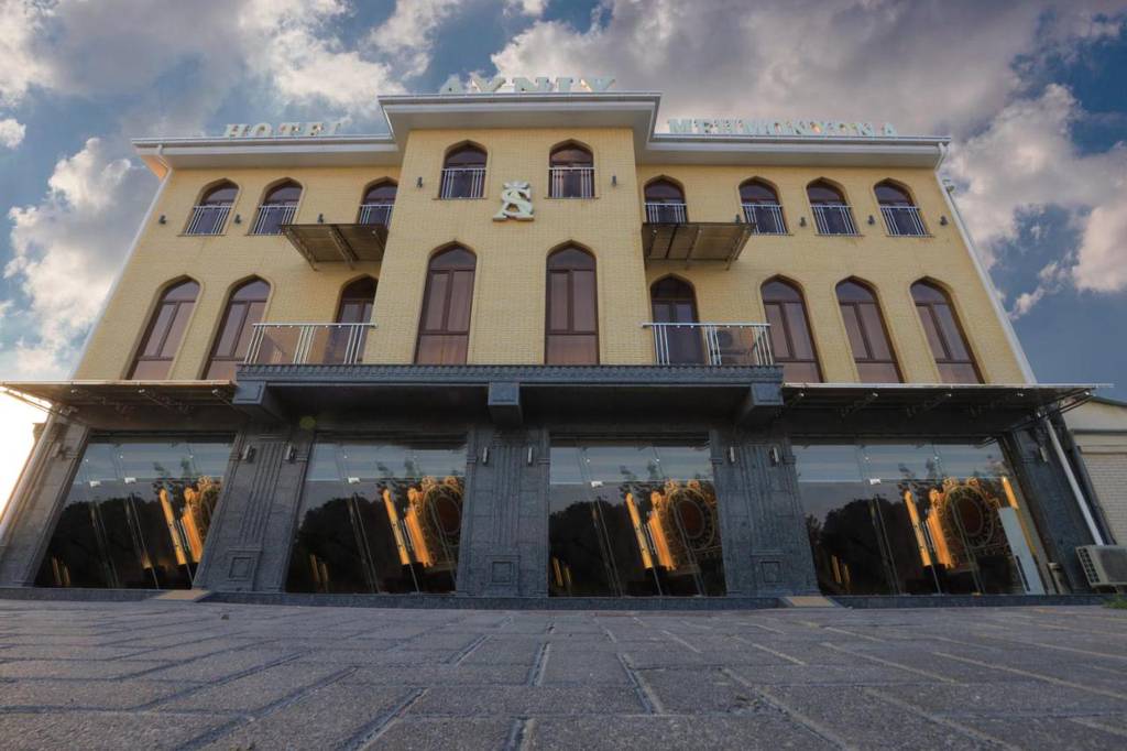 Ayniy Hotel 3*