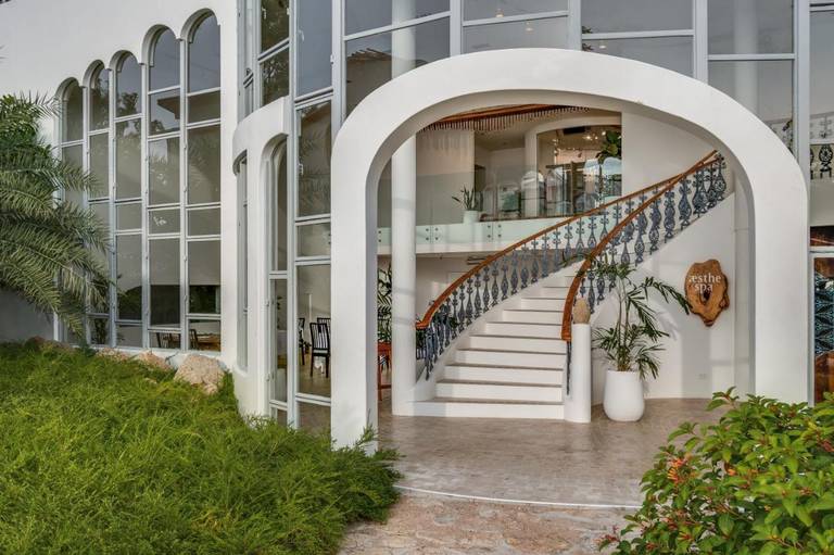 Ampersand Resort