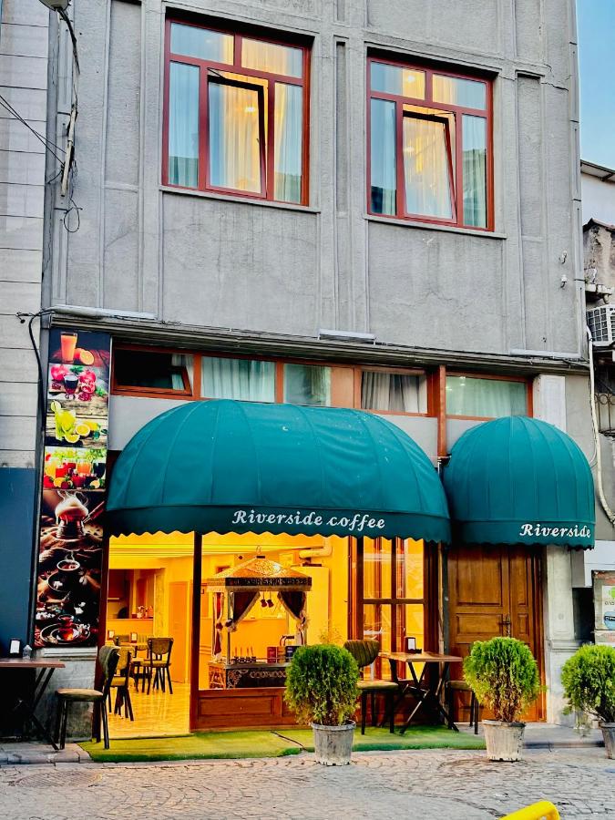 Riverside Hotel