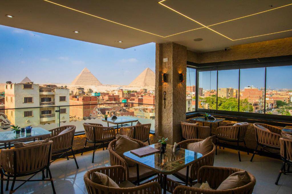 Royal Pyramids View Inn 3*