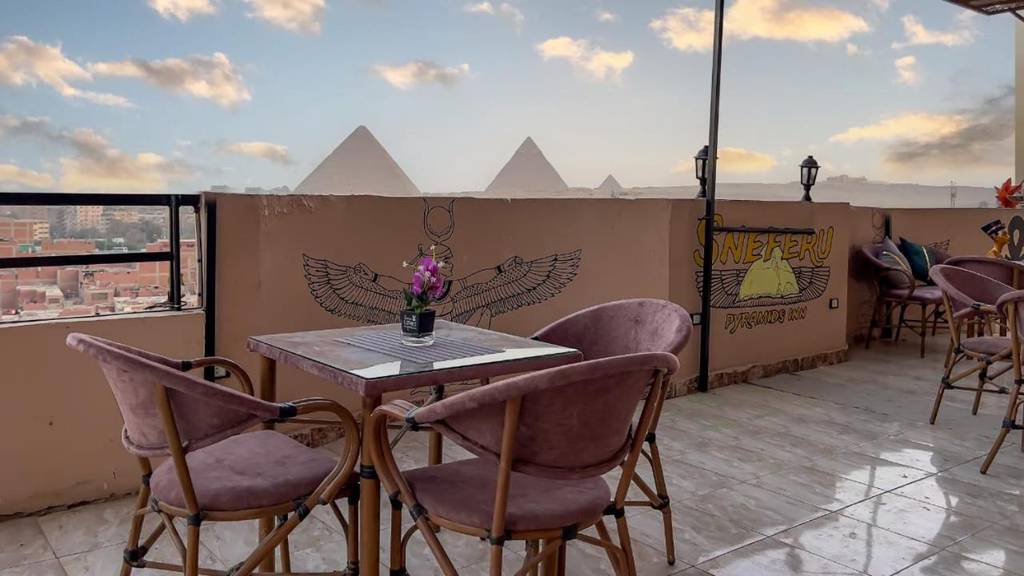 Sneferu Pyramids Inn 3*
