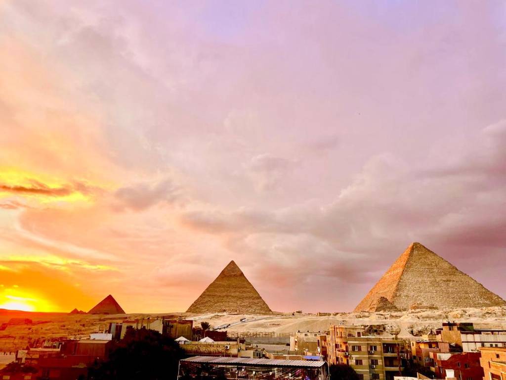 The Pyramids Inn Cheops