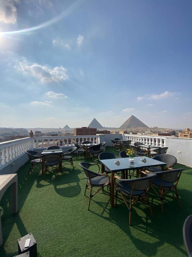Pyramids Star Inn