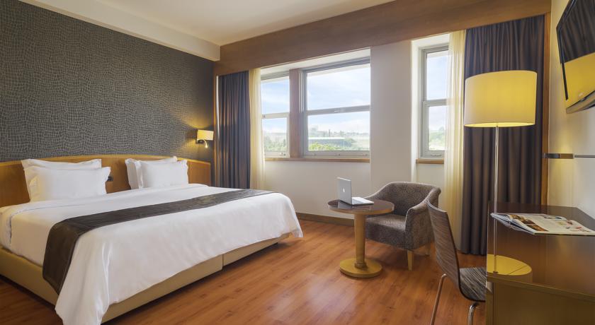 HF Fenix Lisboa 4*