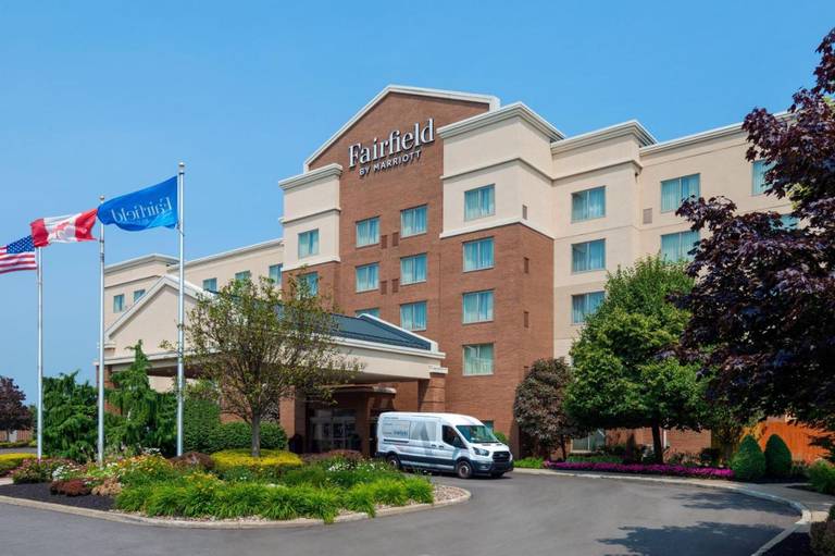 Fairfield Inn & Suites  Buffalo Airport