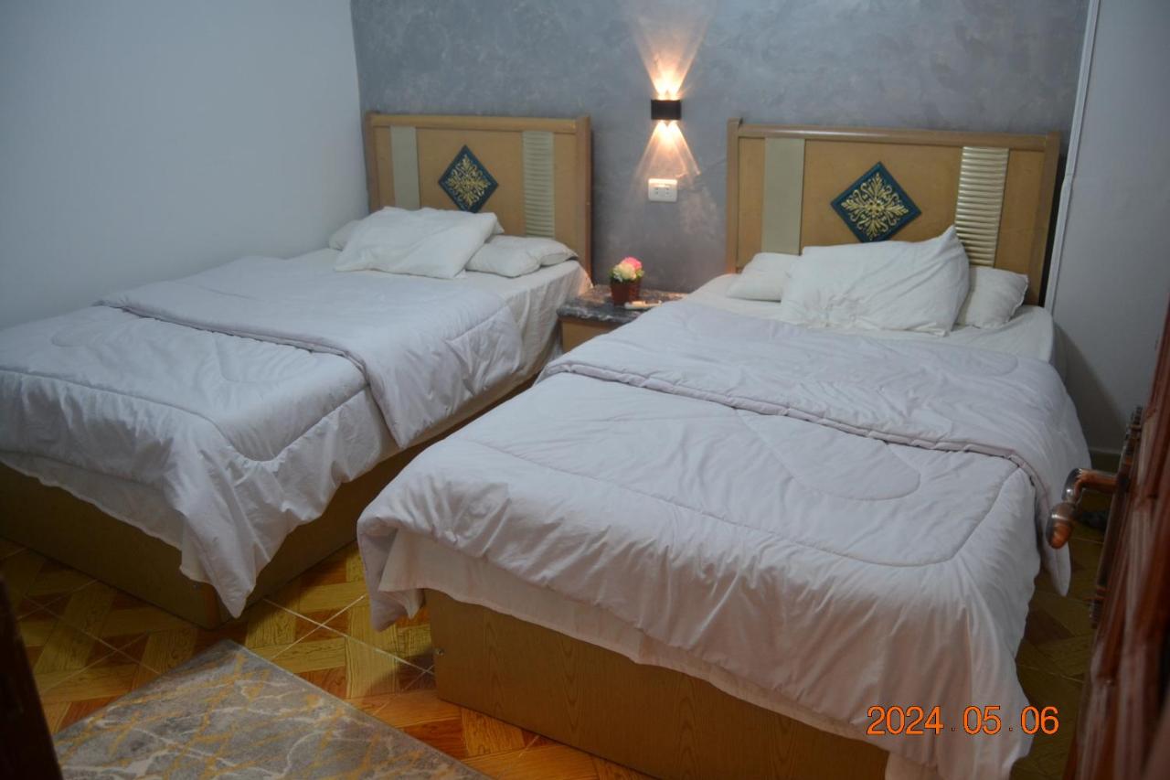 Golden Pyramids Inn