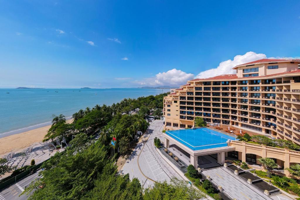 Golden Phoenix Sea View Hotel