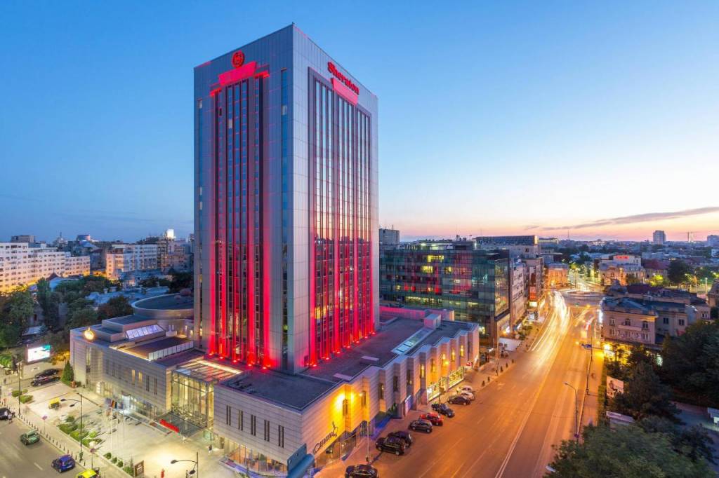 Howard Johnson Grand Plaza Hotel 5*