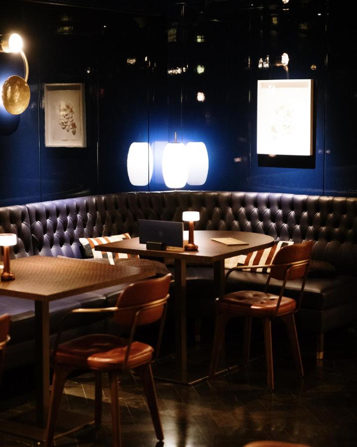 Gallery 4*