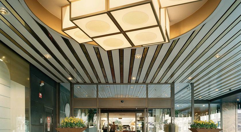 Scandic Sergel Plaza 4*