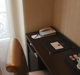 B.w. Empire Elysees в Париже