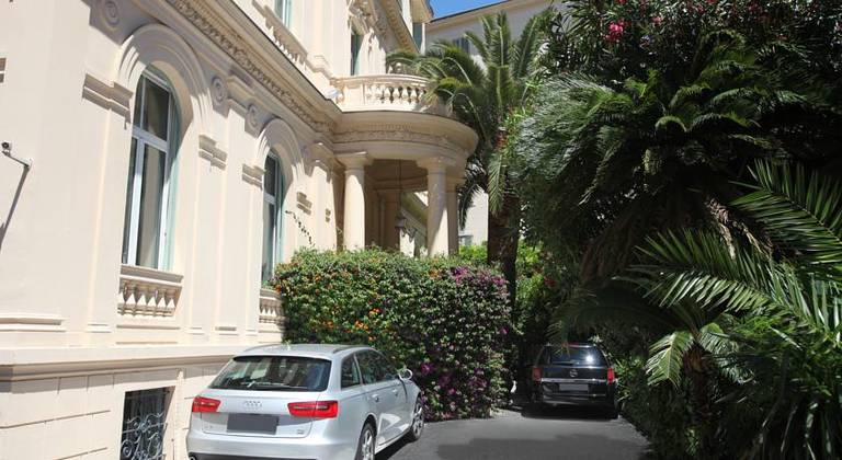Vendome Hotel